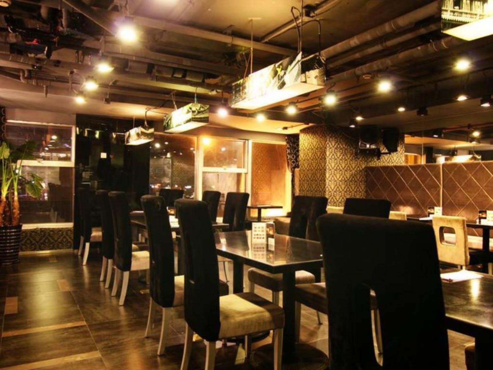 Fx Hotel Yansha Pequim Exterior foto